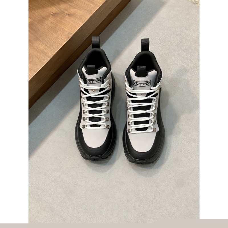 l**is V*t*n sneakers